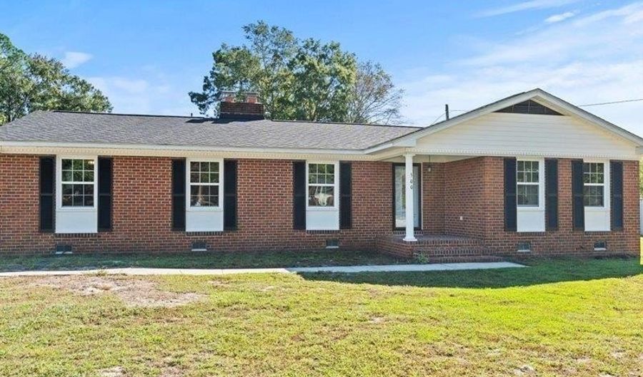500 Jefferson St, Bennettsville, SC 29512 - 3 Beds, 3 Bath