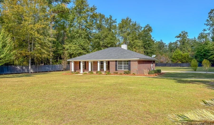 214 Riverchase Dr, Bainbridge, GA 39819 - 3 Beds, 2 Bath