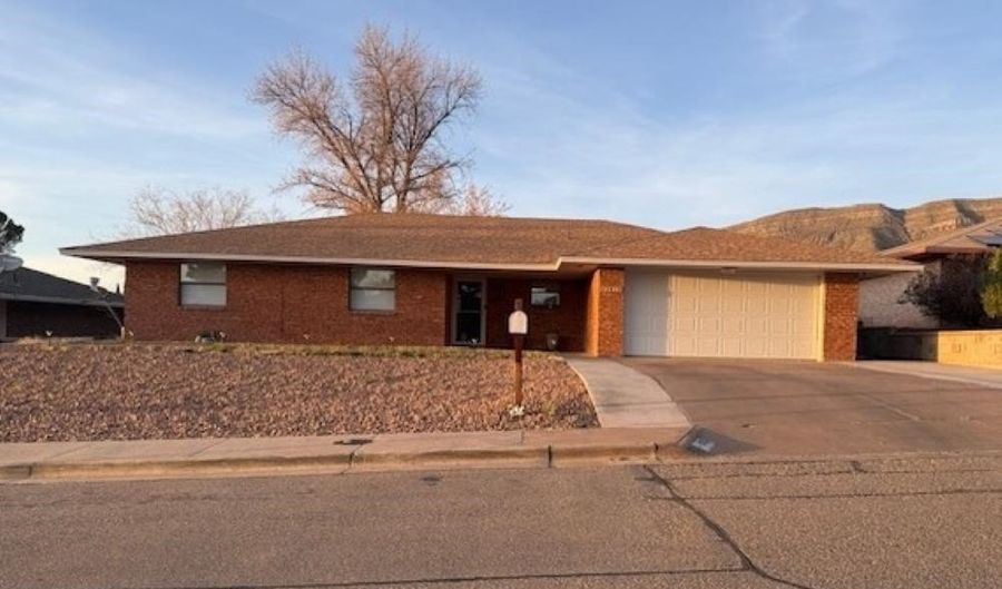 3015 Del Sur, Alamogordo, NM 88310 - 3 Beds, 2 Bath