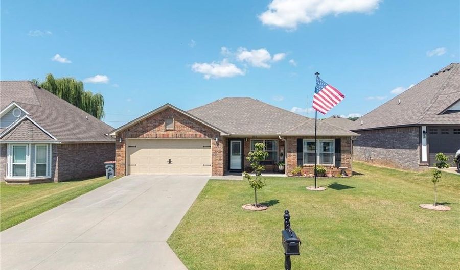 209 Bridgewater Dr, Barling, AR 72923 - 3 Beds, 2 Bath