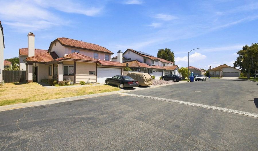 4524 Goldfinch, Oceanside, CA 92057 - 3 Beds, 3 Bath