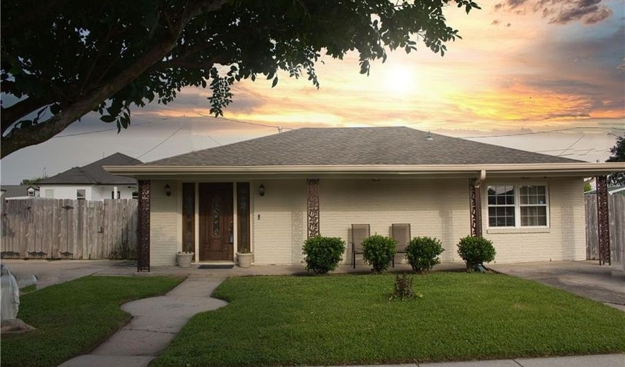1433 PERRIN Dr, Arabi, LA 70032 - 4 Beds, 3 Bath