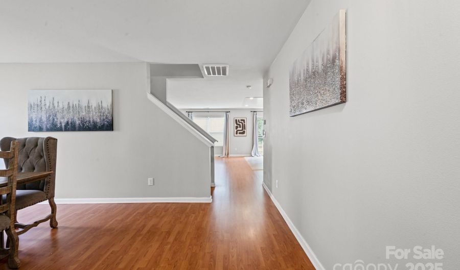 3902 Larkhaven Village Dr, Charlotte, NC 28215 - 4 Beds, 3 Bath