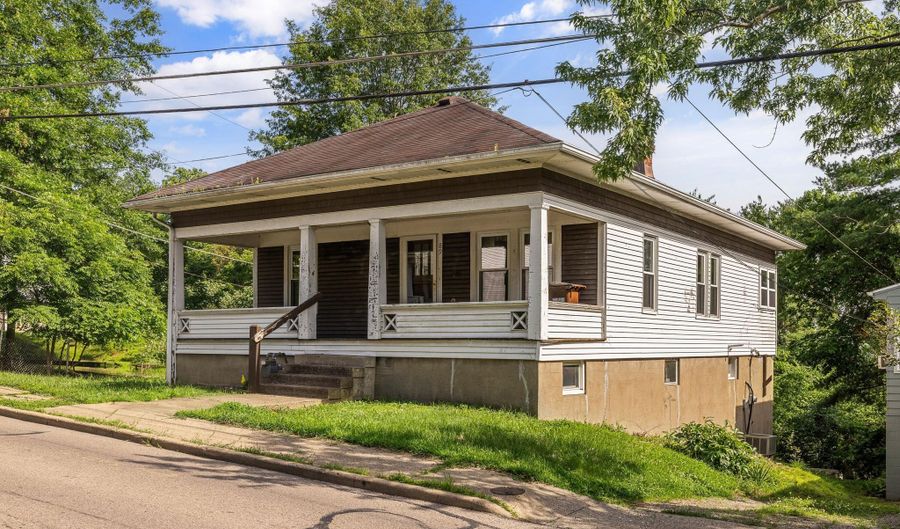 89 2nd St, Athens, OH 45701 - 3 Beds, 2 Bath