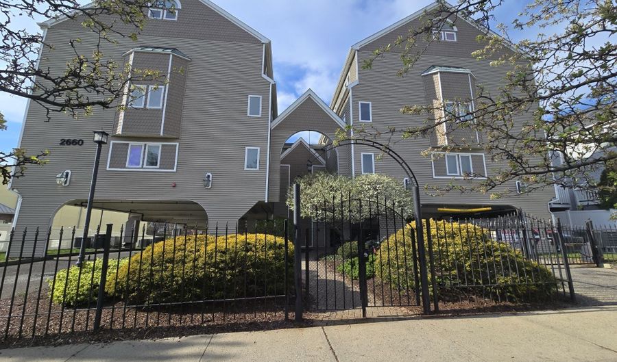 2660 North Ave 211, Bridgeport, CT 06604 - 2 Beds, 2 Bath