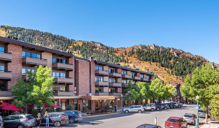 630 E Cooper #13, Aspen, CO 81611 - 3 Beds, 2 Bath