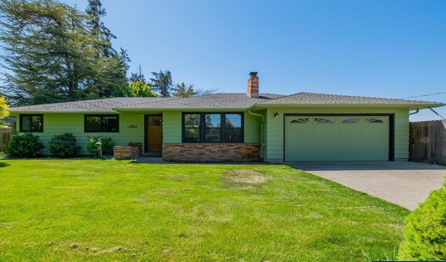 2832 Oak Grove Dr NW, Albany, OR 97321 - 3 Beds, 2 Bath