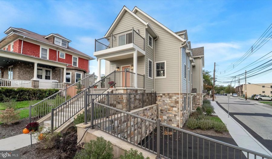 25 N RIDGE Ave A, Ambler, PA 19002 - 3 Beds, 3 Bath