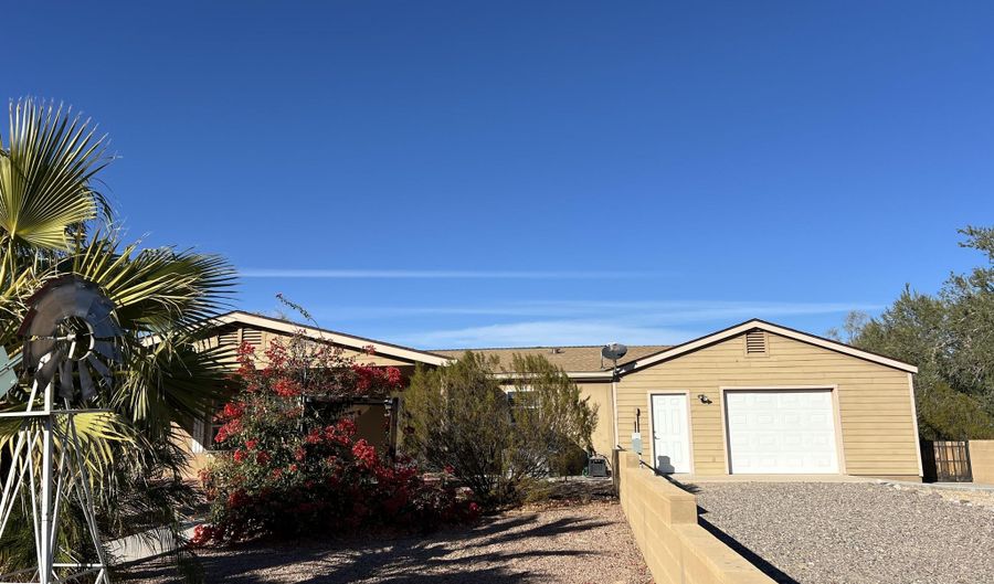 10185 W PASADENA Dr, Casa Grande, AZ 85194 - 3 Beds, 2 Bath