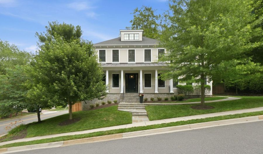 3555 N DICKERSON St, Arlington, VA 22207 - 6 Beds, 6 Bath