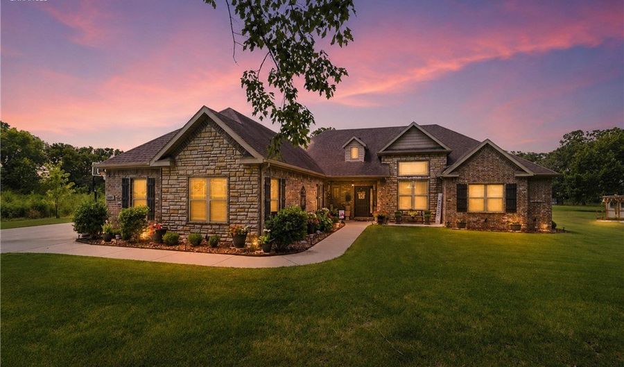 8367 Windsong Ln, Bentonville, AR 72713 - 4 Beds, 3 Bath