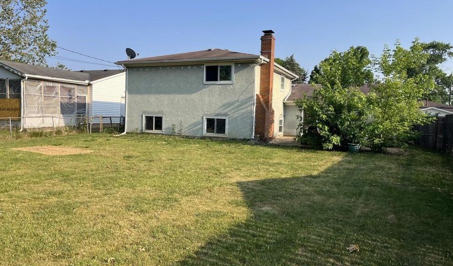 4900 Kresge Dr, Columbus, OH 43232 - 3 Beds, 2 Bath