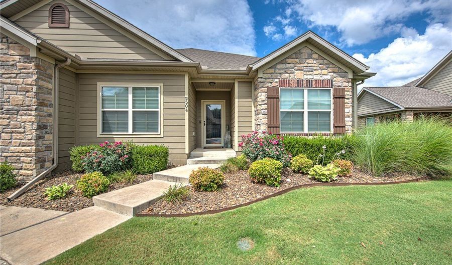 2504 SW Moorland St, Bentonville, AR 72713 - 3 Beds, 2 Bath