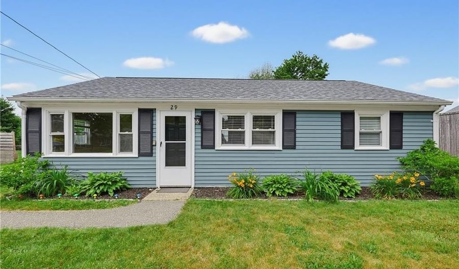 29 Rosedale Dr, Bristol, RI 02809 - 3 Beds, 1 Bath