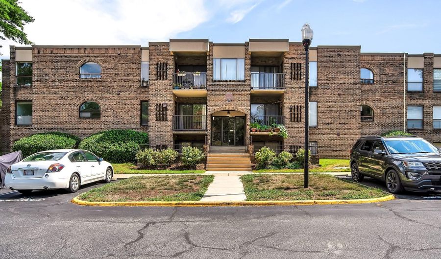 1 SILVERWOOD Cir 8, Annapolis, MD 21403 - 2 Beds, 2 Bath