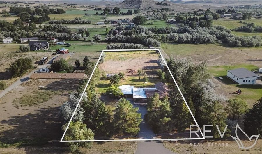 5550 Greybull Hwy, Cody, WY 82414 - 4 Beds, 2 Bath