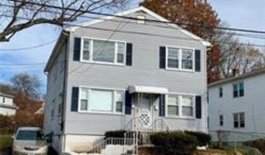 642 Beechmont Ave, Bridgeport, CT 06606 - 3 Beds, 1 Bath