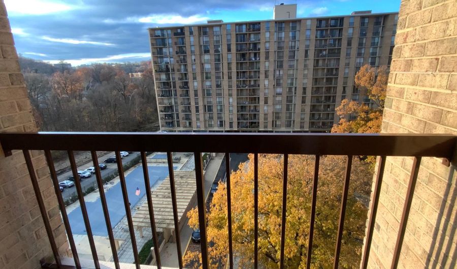 4500 S FOUR MILE RUN Dr 808, Arlington, VA 22204 - 1 Beds, 1 Bath