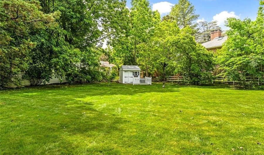 133 Tupelo Hill Dr, Cranston, RI 02920 - 4 Beds, 3 Bath