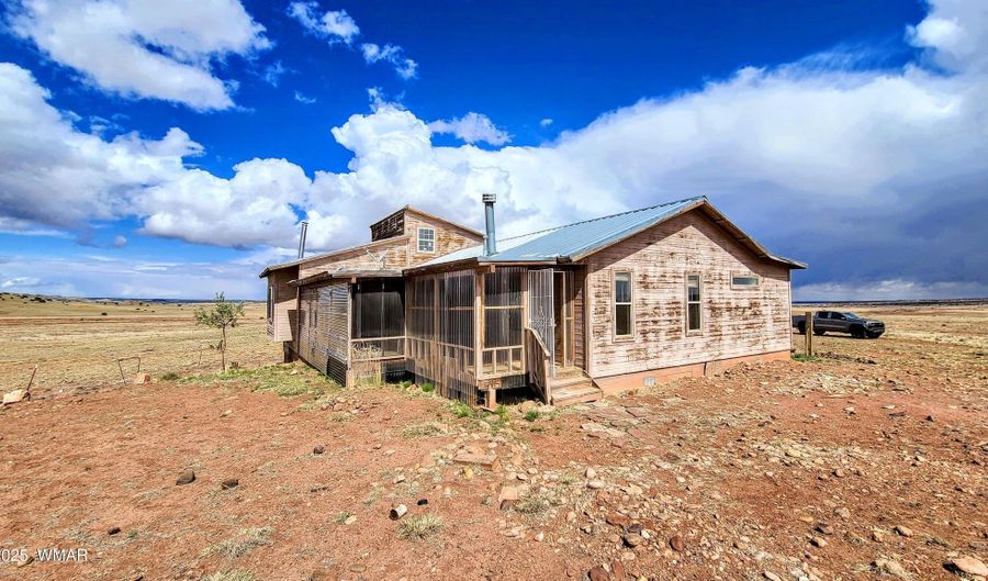 918 County Rd, Concho, AZ 85924 - 2 Beds, 3 Bath