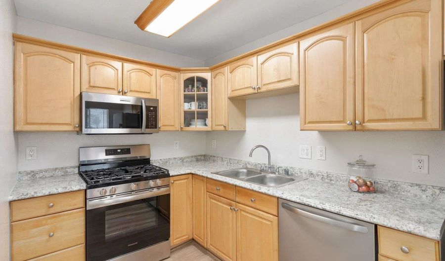 868 E Alvarado 28, Fallbrook, CA 92028 - 2 Beds, 2 Bath
