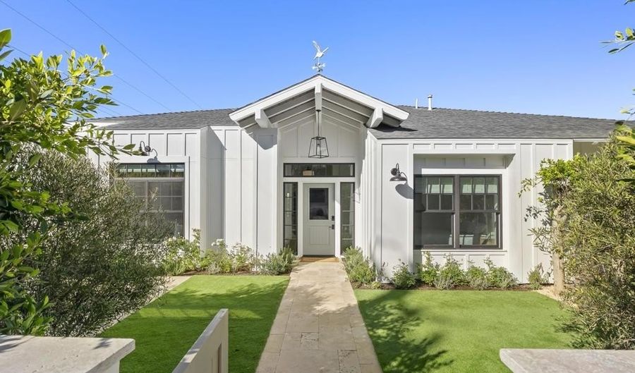 210 Estrella St, Solana Beach, CA 92075 - 4 Beds, 4 Bath