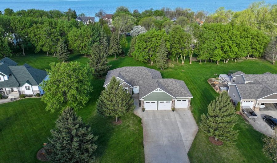 4201 Rue De Frenchman NE, Alexandria, MN 56308 - 5 Beds, 3 Bath