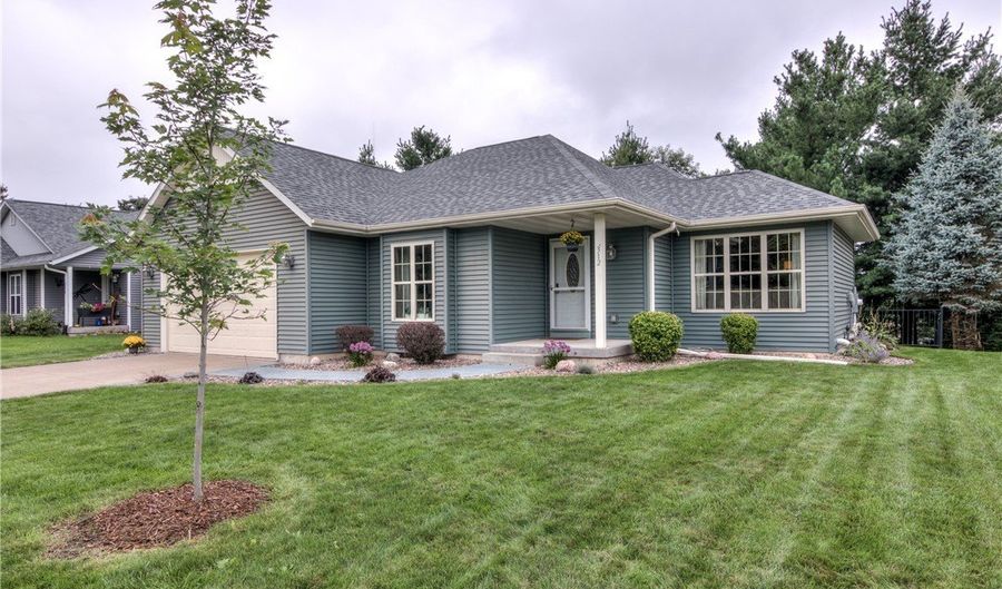 312 Brookshire Ct, Altoona, WI 54720 - 4 Beds, 3 Bath