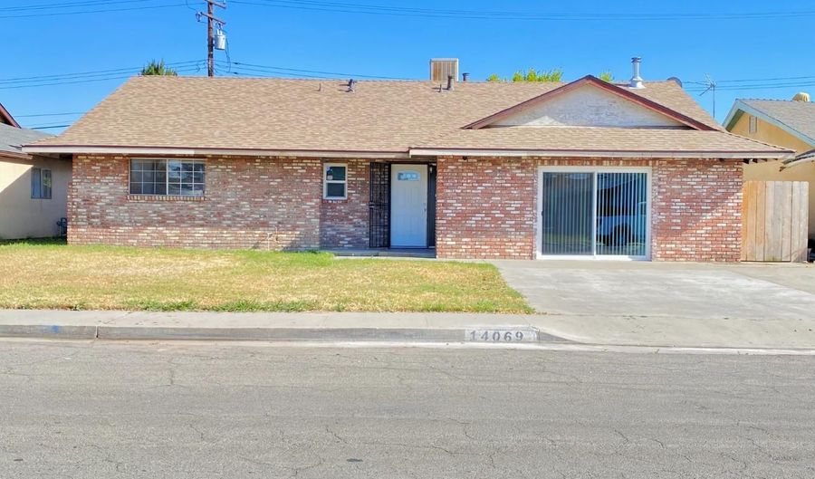 14069 Vista Dr, Armona, CA 93202 - 3 Beds, 2 Bath