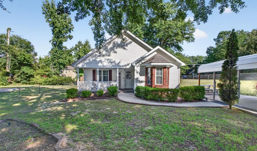 634 Chesterfield St N, Aiken, SC 29801 - 3 Beds, 2 Bath