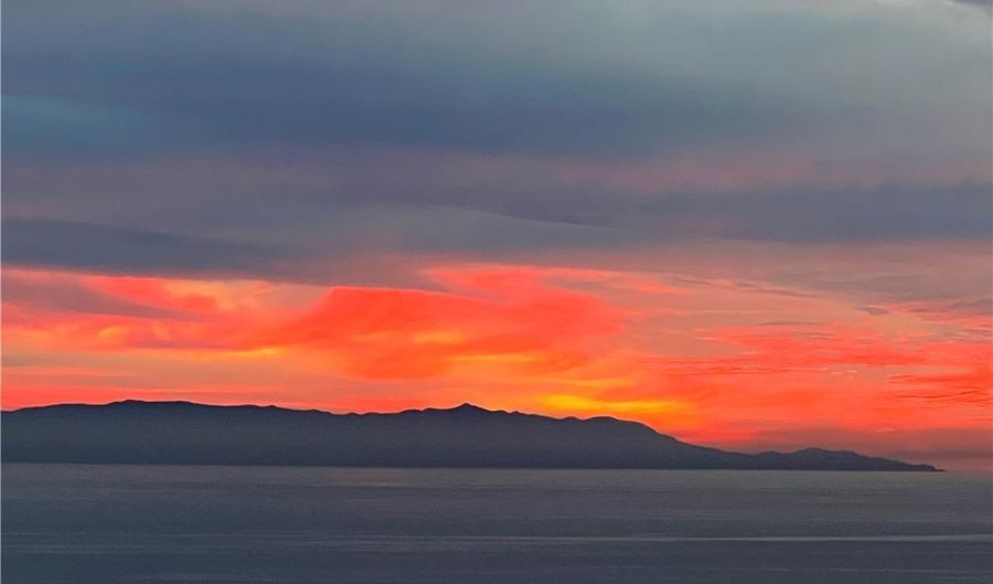 32353 Sea Raven Dr, Rancho Palos Verdes, CA 90275 - 4 Beds, 2 Bath
