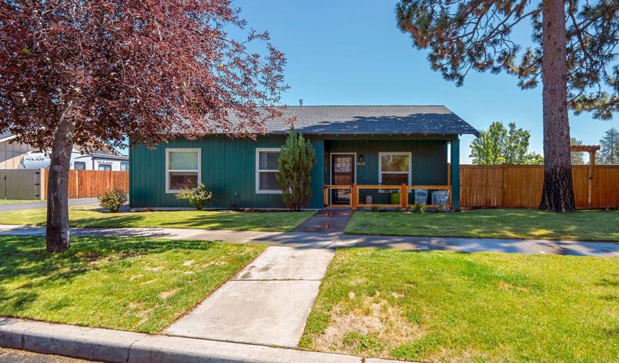 61178 Brookhollow Dr, Bend, OR 97702 - 3 Beds, 2 Bath