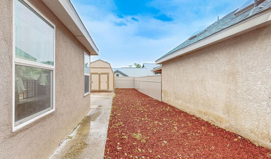 8409 GLYNVIEW Ct NW, Albuquerque, NM 87120 - 3 Beds, 2 Bath