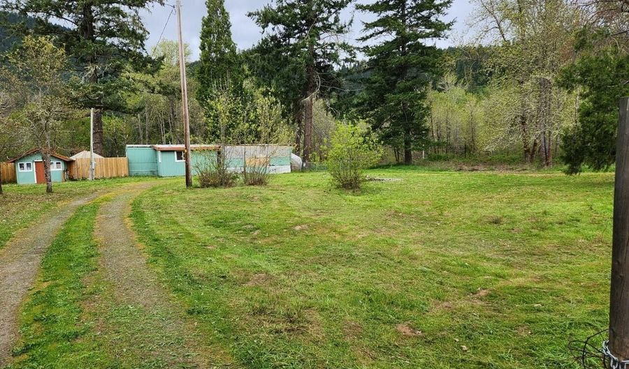 967 Placer Road Rd, Wolf Creek, OR 97497 - 2 Beds, 1 Bath