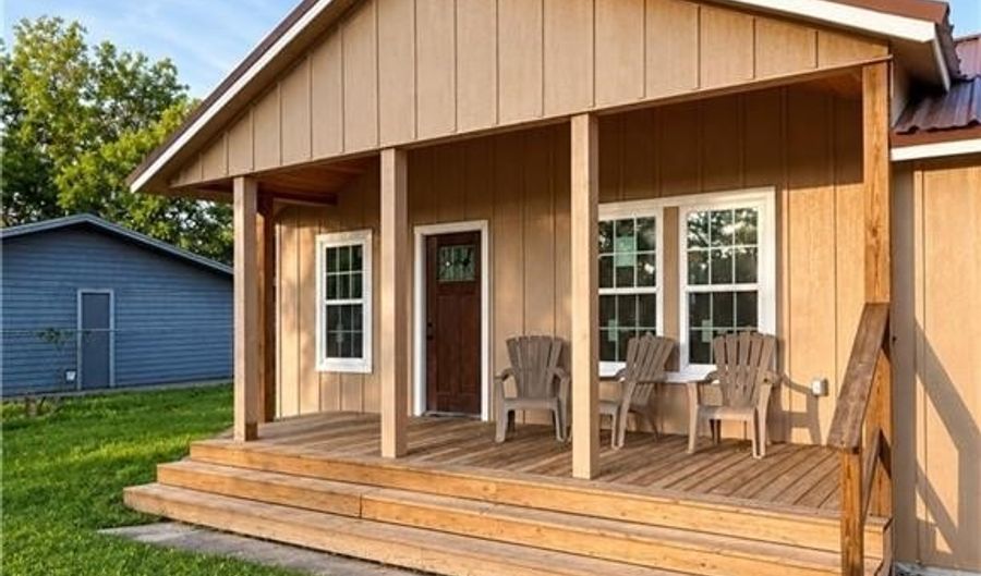 850 N Adams St, Alice, TX 78332 - 2 Beds, 1 Bath
