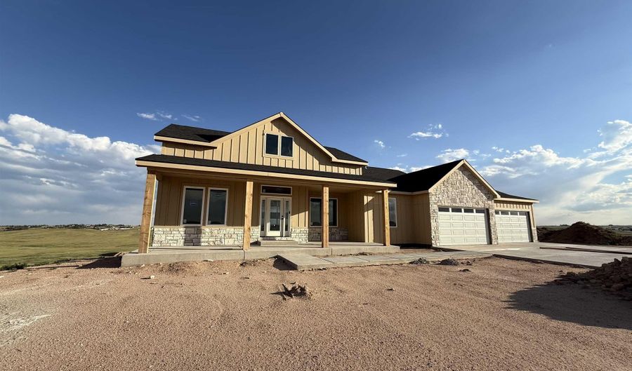 1811 WINEGLASS Rd, Cheyenne, WY 82009 - 5 Beds, 3 Bath