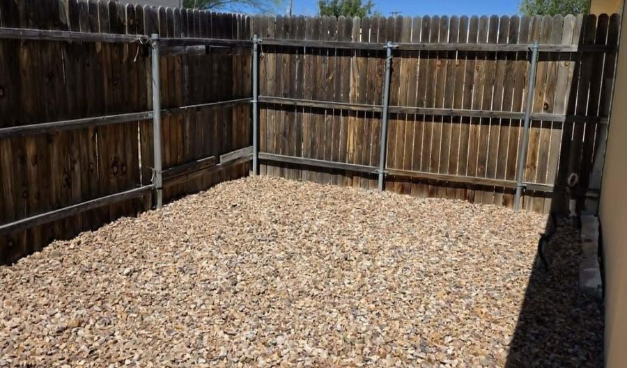 178 N Park Ln, Benson, AZ 85602 - 2 Beds, 1 Bath