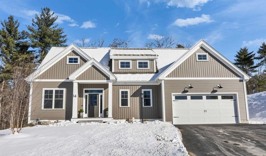 14 Overlook Cir, Auburn, NH 03032 - 3 Beds, 3 Bath