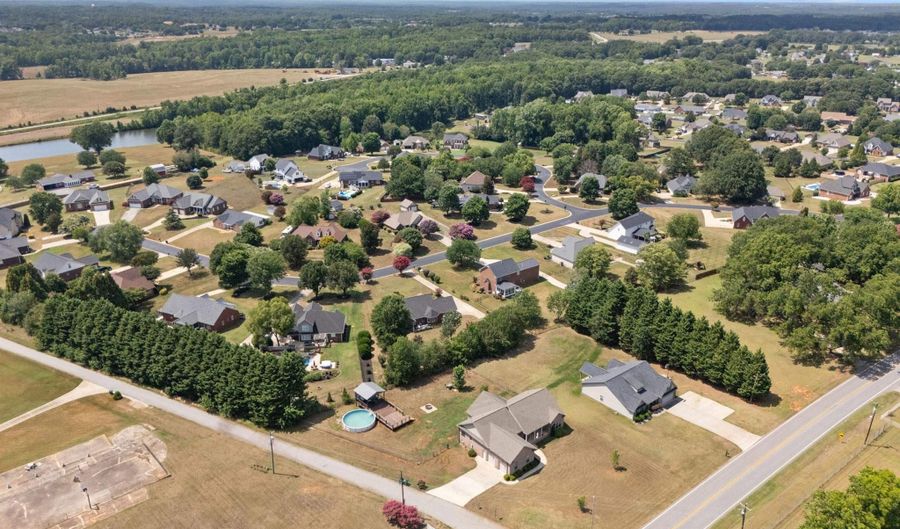 4401 Parris Bridge Rd, Boiling Springs, SC 29316 - 3 Beds, 2 Bath
