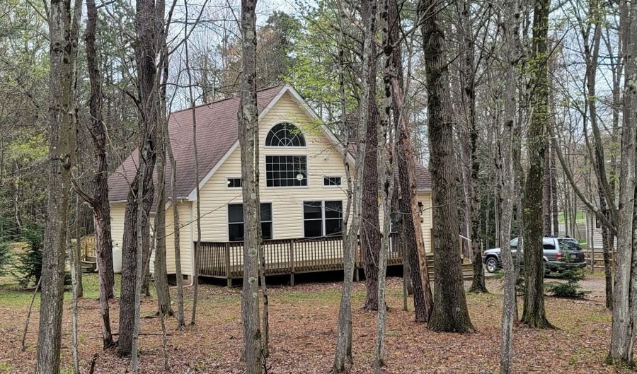 753 Towamensing Trl, Albrightsville, PA 18210 - 3 Beds, 2 Bath
