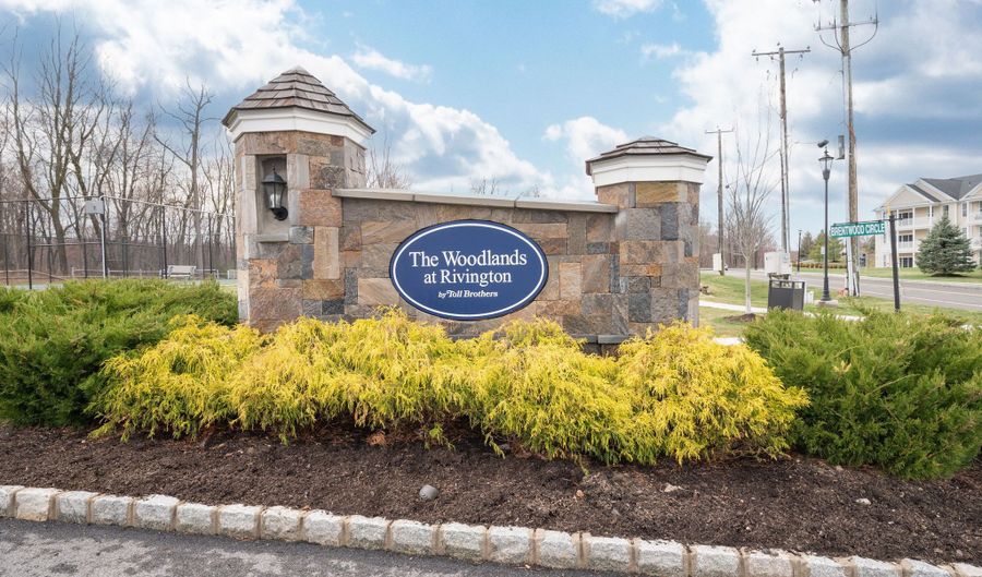 5 Brentwood Cir 5, Danbury, CT 06810 - 4 Beds, 4 Bath