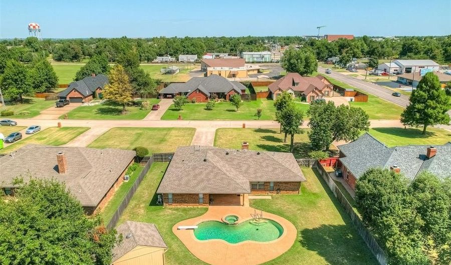 7104 NW 32nd St, Bethany, OK 73008 - 3 Beds, 3 Bath