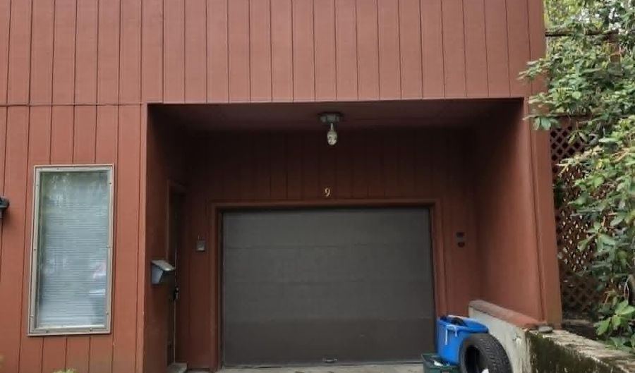 9 Evergreen Ln, Brattleboro, VT 05301 - 2 Beds, 2 Bath