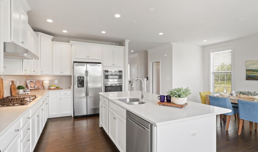 23442 LOGANS RIDGE Ter, Ashburn, VA 20148 - 3 Beds, 5 Bath