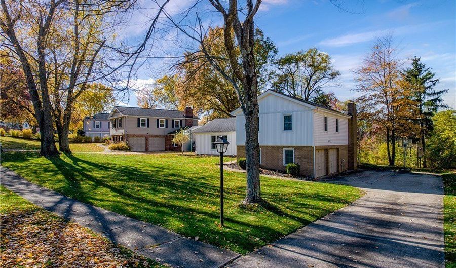 830 S Parkview Dr, Aurora, OH 44202 - 4 Beds, 3 Bath