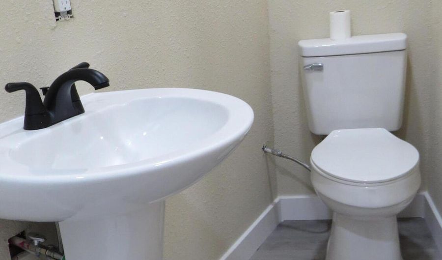 101 103 W Main St, Anderson, MO 64831 - 0 Beds, 0 Bath