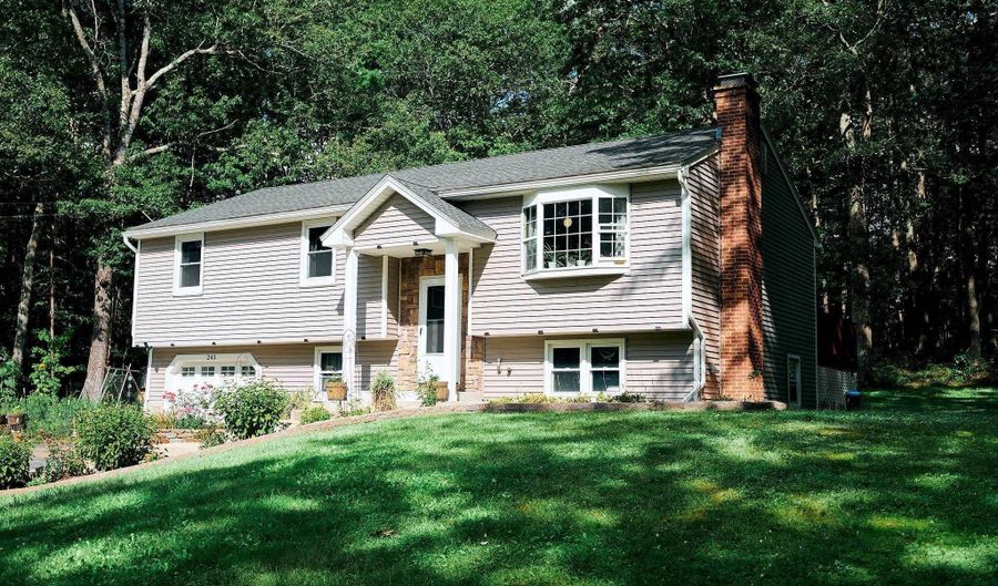 243 Main St, Rindge, NH 03461 - 3 Beds, 1 Bath