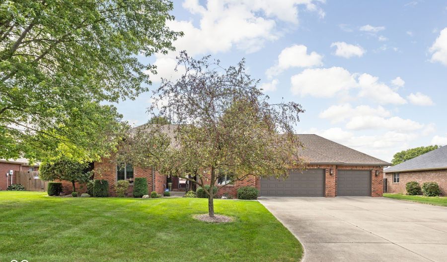 839 Deerfield Rd, Anderson, IN 46012 - 3 Beds, 2 Bath