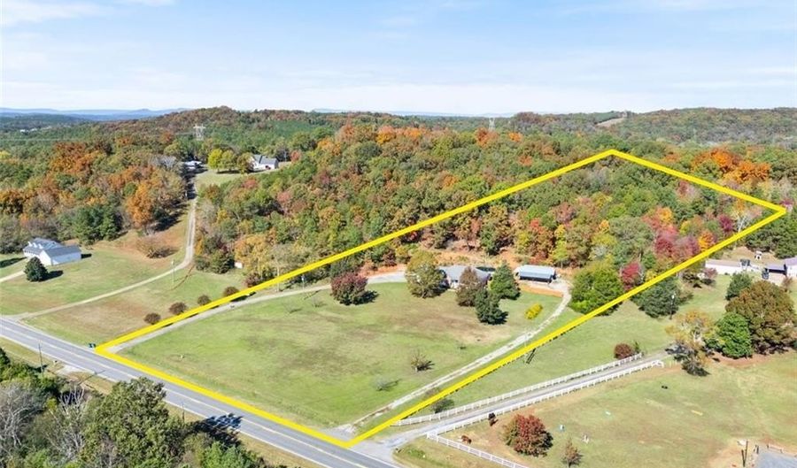 1451 Highway 140 NW, Adairsville, GA 30103 - 5 Beds, 4 Bath