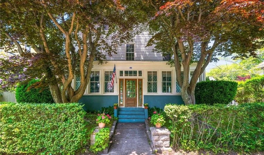 24 Old Beach Rd, Newport, RI 02840 - 10 Beds, 7 Bath